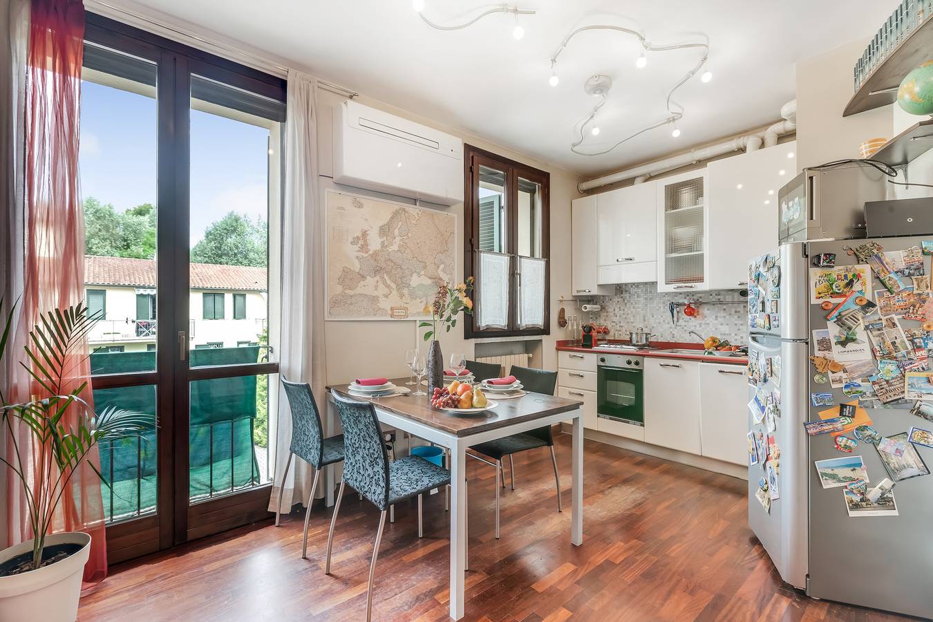 Appartamento intero, Angera Relax & Pool - Lake Maggiore Retreat in Comune di Angera, Lago Maggiore (Lombardia)