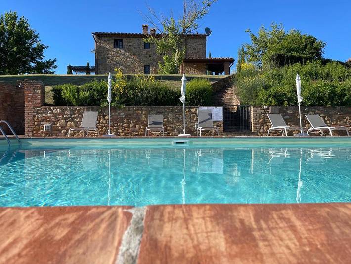 Ferienhaus für 4 Personen, mit Terrasse und Whirlpool sowie Garten und Kinderpool in Montaione