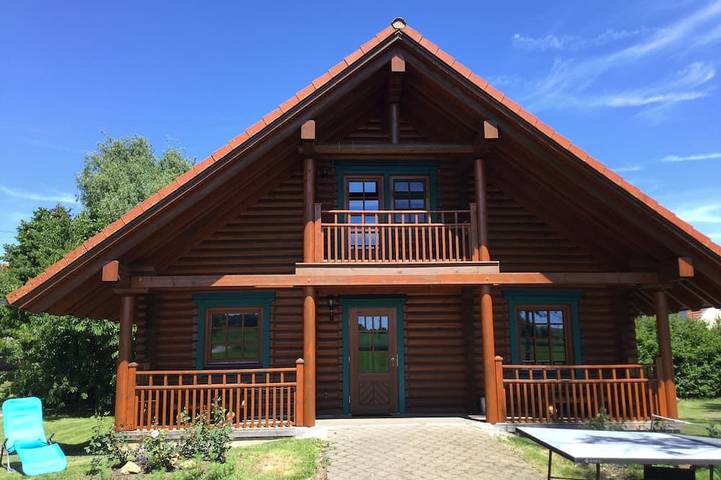 Ferienhaus für 8 Personen, mit Balkon und Garten sowie Sauna in Creglingen