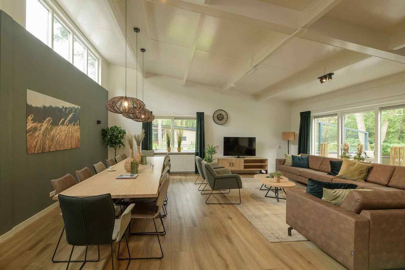 Gruppenunterkunft für 14 Personen mit Sauna und Außen Spa in Hardenberg in Hardenberg, Regio Zwolle