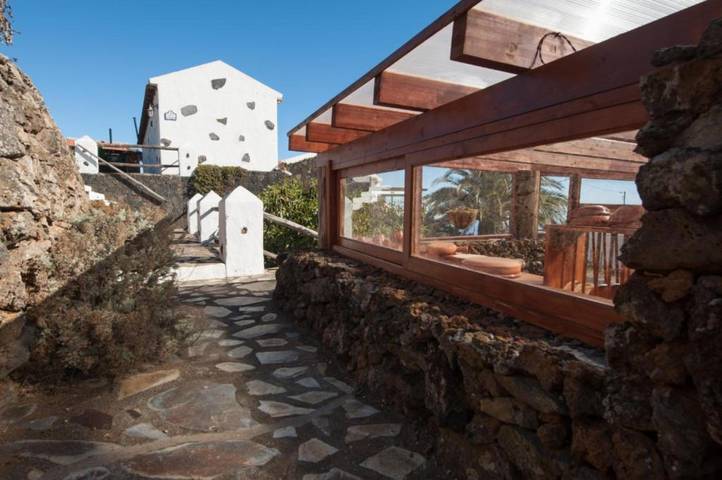 Casa rural para 4 personas, con terraza y jardín en Valverde