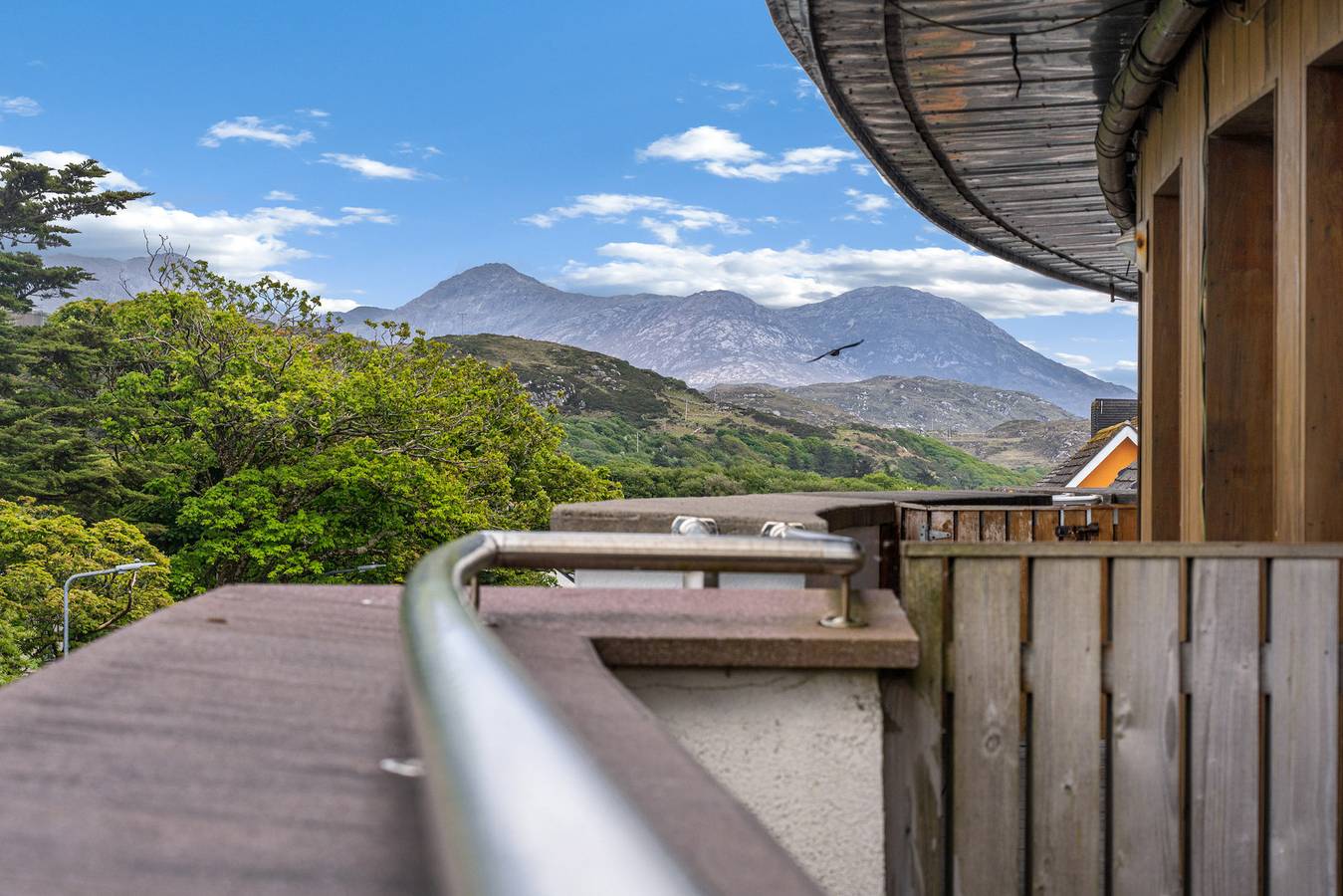 Entire apartment, Clifden Main Street Holiday Apartment in Ardbear, Connemara