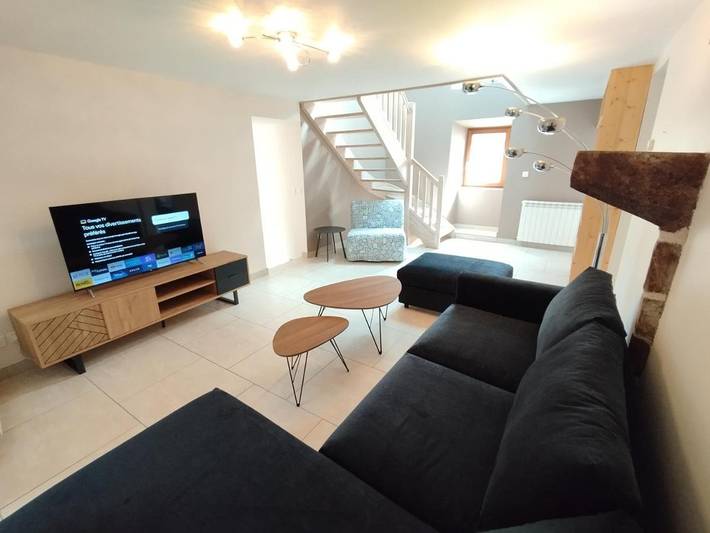 Location de vacances pour 12 personnes, avec vue ainsi que piscine et jardin à Les Ollières-sur-Eyrieux - 4