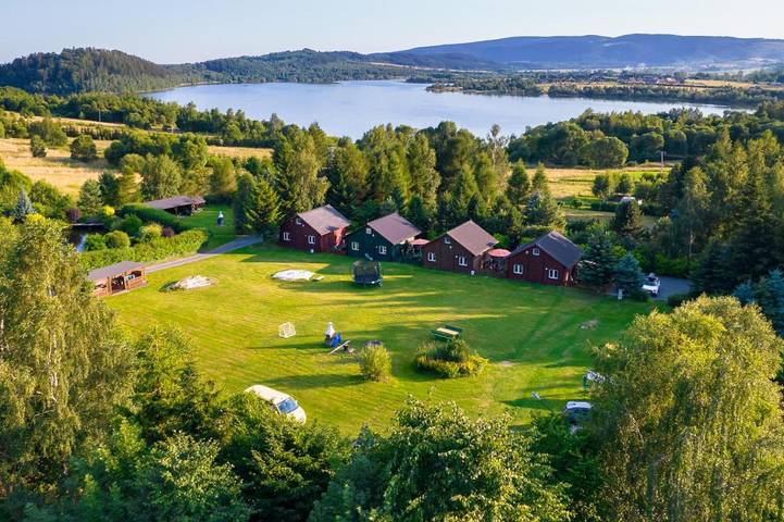 Chalet für 2 Personen, mit Garten und Kinderpool sowie Ausblick und Seeblick, mit Haustier in Niederschlesien