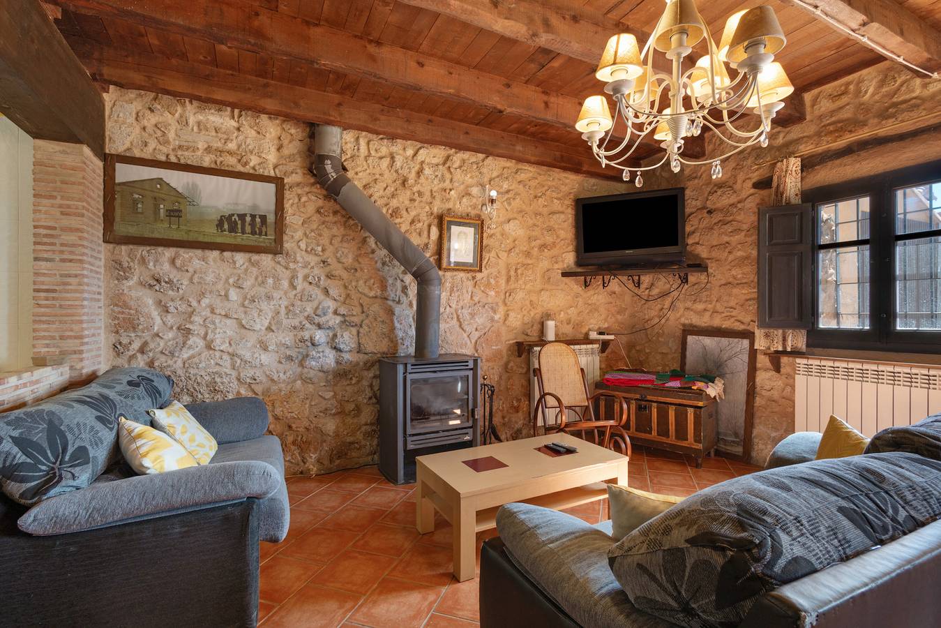 Casa rural 'Teruel Alfambra La Deshilla' con vistas a la montaña, piscina privada y jardín privado in Río Alfambra, Provincia de Teruel