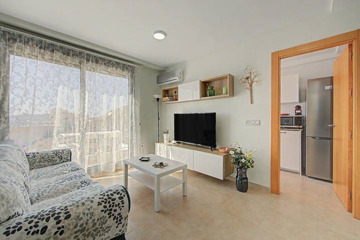 Apartamento entero, Apartamento 'Fmr Miguel de Cervantes 21' con vistas al mar, terraza privada y aire acondicionado in Carboneras, Costa de Almería