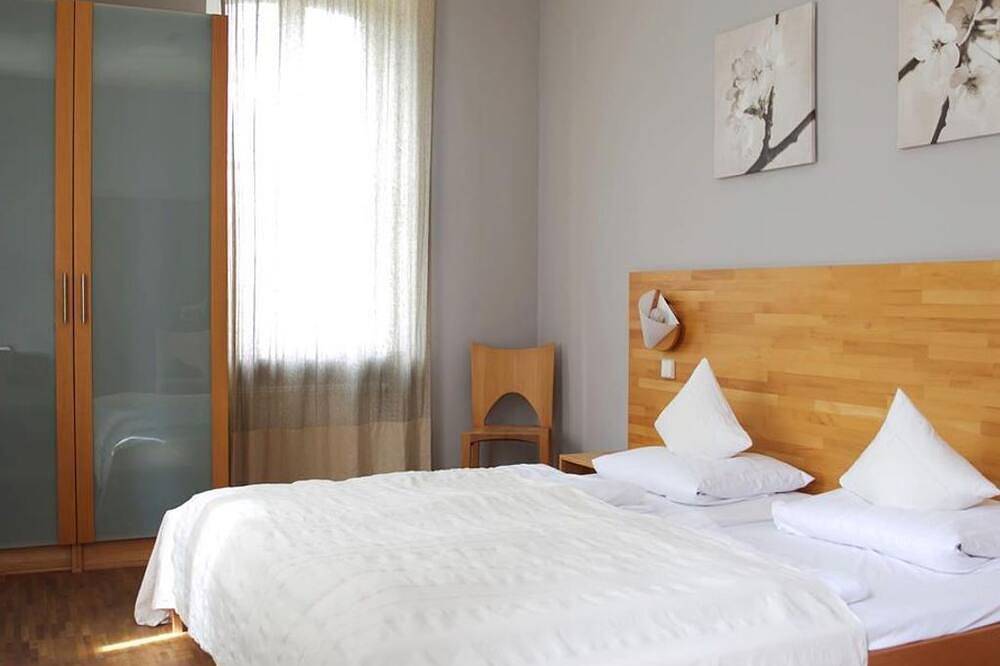 Doppelzimmer, Dusche, Wc, Standard Twin - Stiftsgut Keysermühle ggmbh in Klingenmünster, Südliche Weinstraße