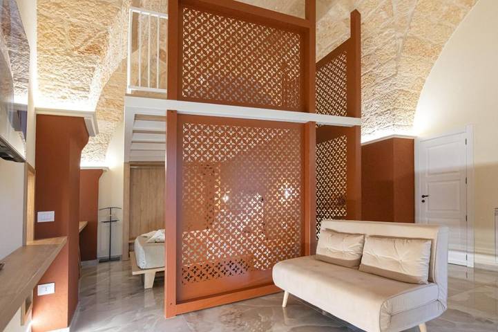 Ferienwohnung für 5 Personen, mit Balkon und Whirlpool sowie Terrasse und Pool in Leverano