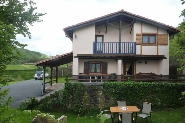 Gîte pour 6 personnes, avec Balcon et Jardin