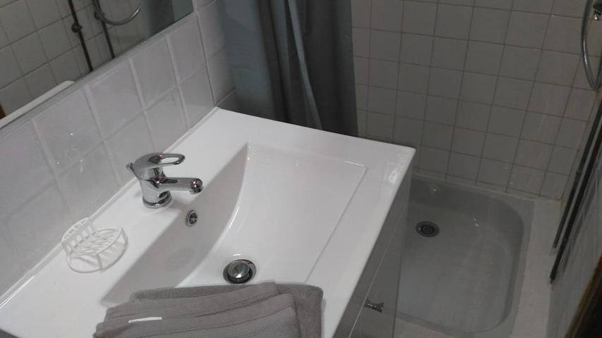 Gîte pour 4 personnes, avec vue ainsi que jardin et terrasse à Villar-d'Arêne - 4