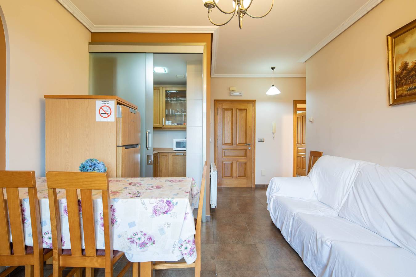 Appartement entier, Appartement 21 Attique avec vue sur la mer, piscine partagée et Wi-Fi in Cangas, Rías Baixas