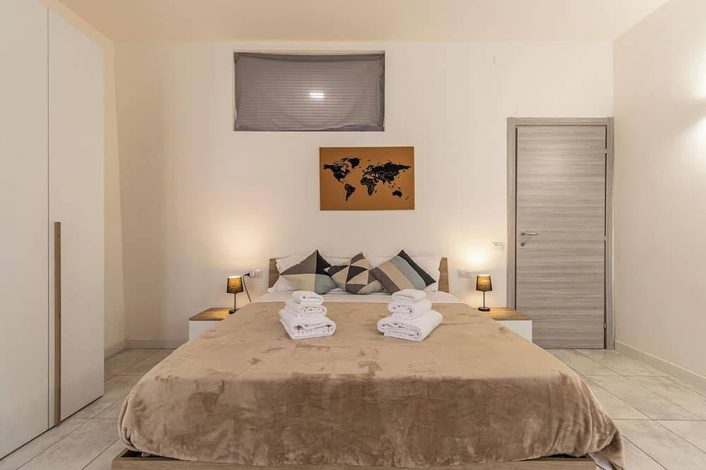 Entire apartment, [Cà Pico With Wifi]★★★★★-a few steps from the center in Mirandola, Modena Province
