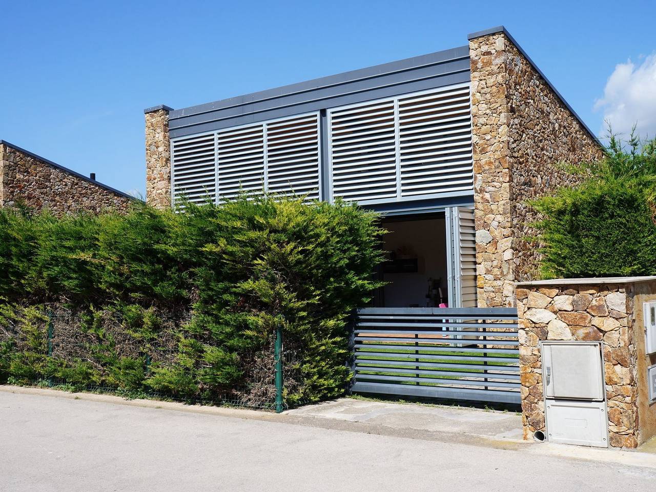 Costabravaforrent Gavarres, für 6 Personen mit Gemeinschaftspool in Albons, Costa Brava