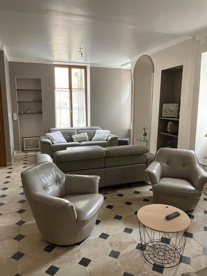 Location de vacances pour 10 personnes, avec vue dans Office De Tourisme D Avallon - 2
