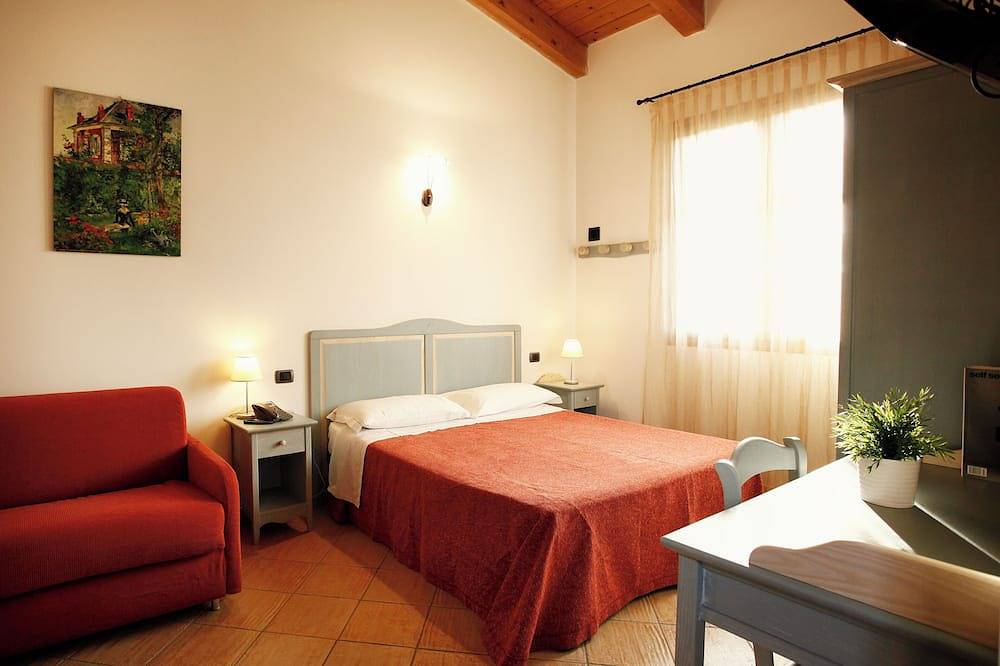 Studio Apartment A Few Km From The Beach Of Cesenatico in Cesenatico, Forlì-Cesena Provinz
