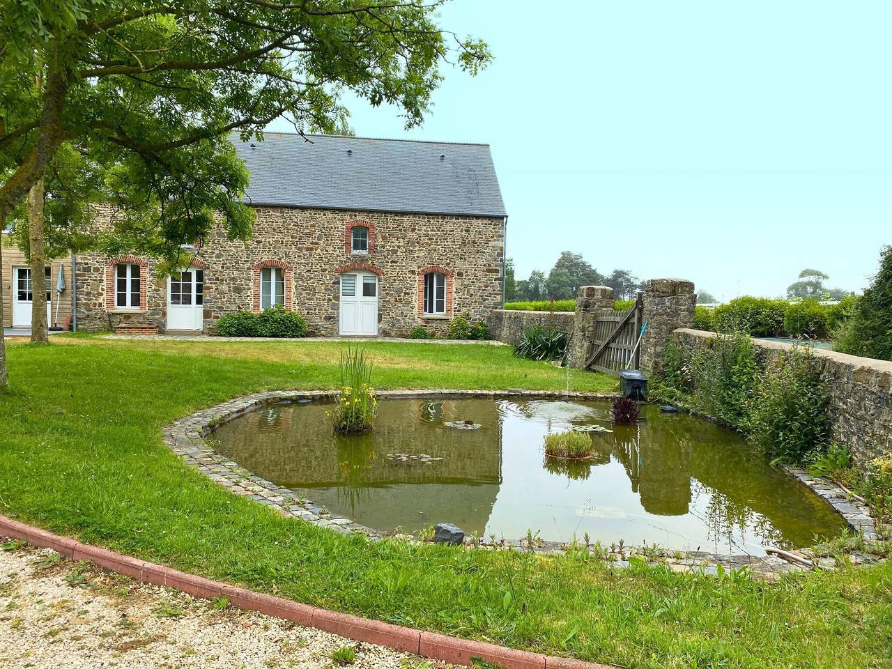 Gite de charme sur propriété idyllique, proche plage, Denneville in Denneville, Région De Coutances