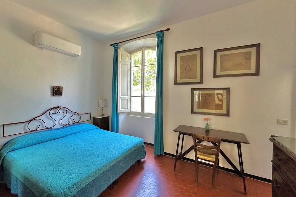 Villa con piscina privada,solarium, A/C, Wi-Fi y excelente vista al mar in Porto Azzurro, Elba