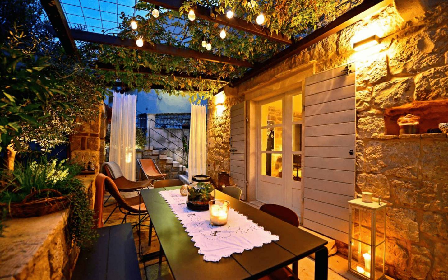 Elegant Central Split House | Villa Janski Central | Free Electric Car Hire Included | 2 Bedrooms | Cave Pool - Great Garden Area in Split, Split-Dalmatia