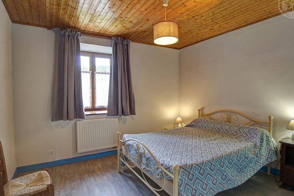 Gîte de charme pour 11 pers. avec animaux admis et poêle à bois, Livradois-Forez in Gumières, Montbrison