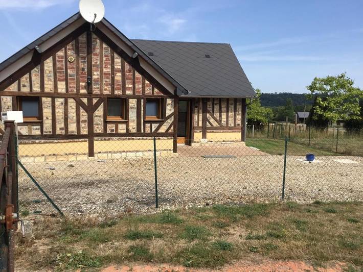 Location de vacances pour 4 personnes, avec Terrasse ainsi que Jardin et Vue à Pont-Audemer