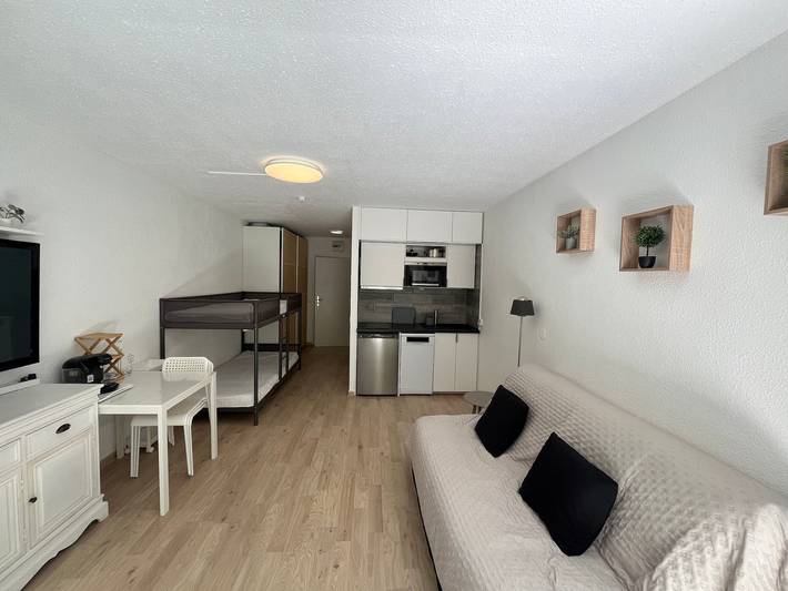 Gîte pour 3 personnes, avec balcon dans Plage Veillat Saint Raphael - 4