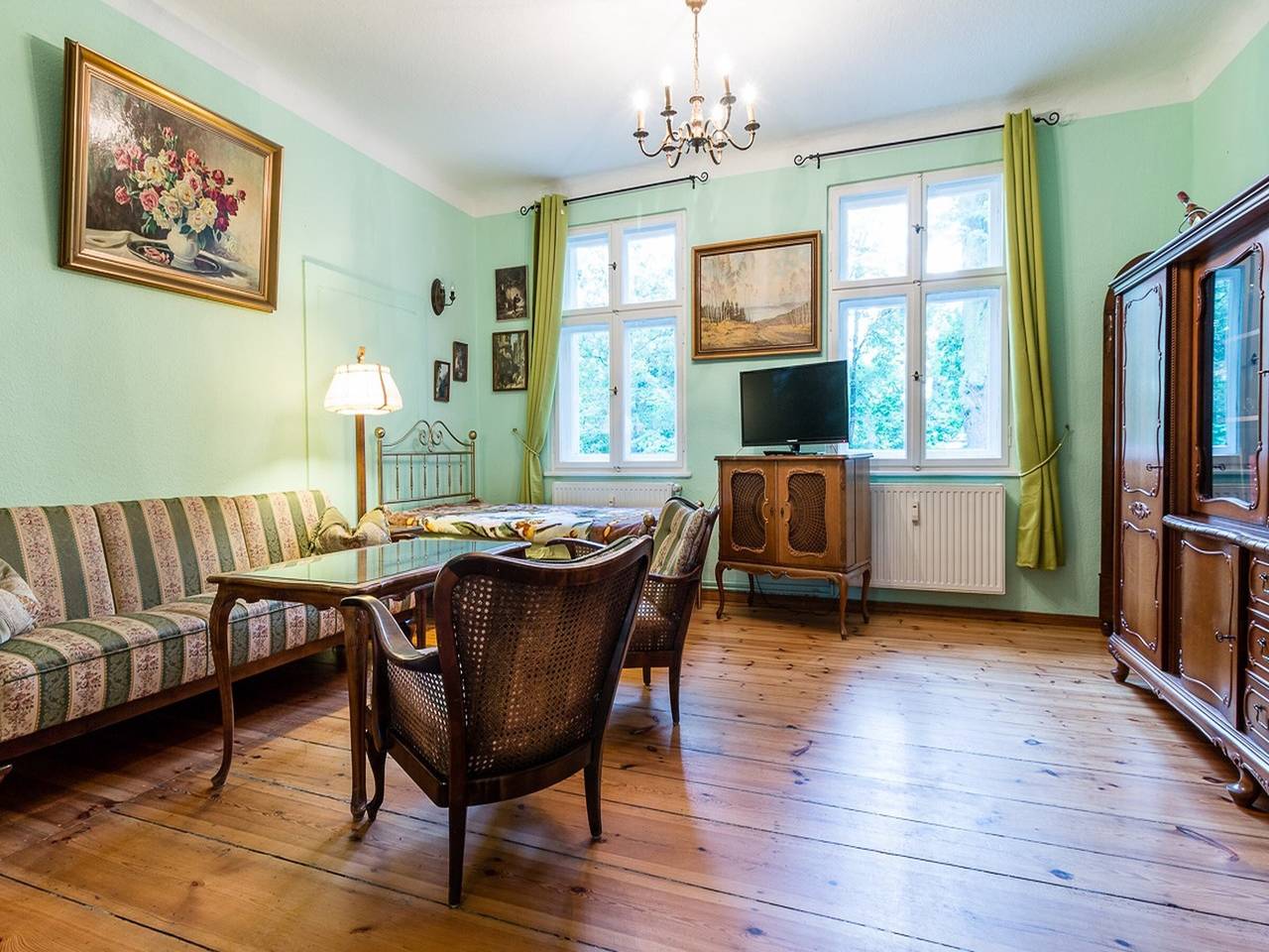 Geheel appartement, Appartement 'Ferienwohnung Romantika I, 45 m²' met gedeeld zwembad, gedeelde tuin en wifi in Sanssouci, Potsdam
