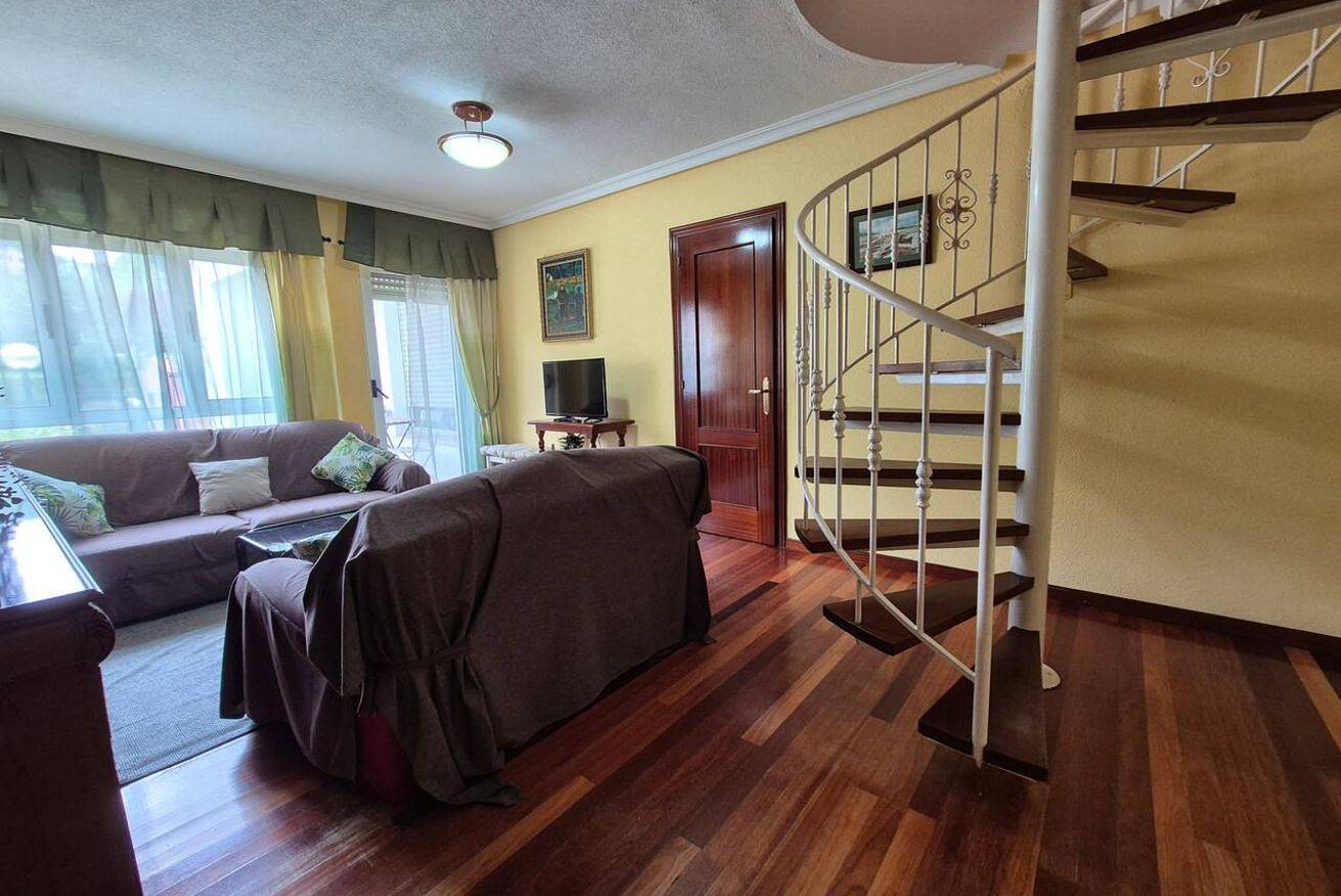 Geheel appartement, 145sqm Apt: Wi-Fi, Full Kitchen, Washer/Dryer, Long Stays in Arriondas, Cornisa Cantábrica (Spanje)