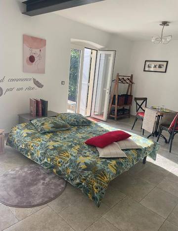 Cottage pour 2 personnes, avec jardin et terrasse à Paradou