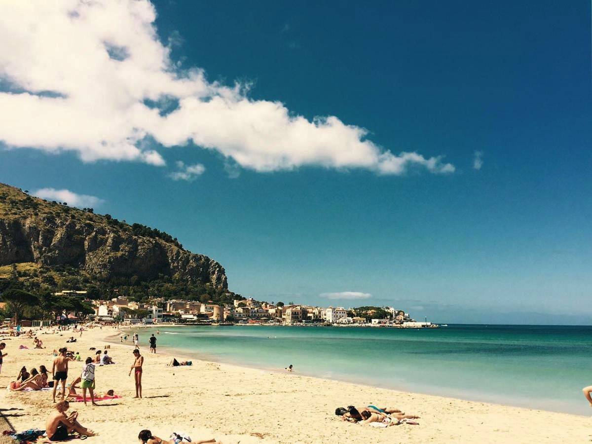 Entire apartment, Beach House Mondello in Mondello, Palermo