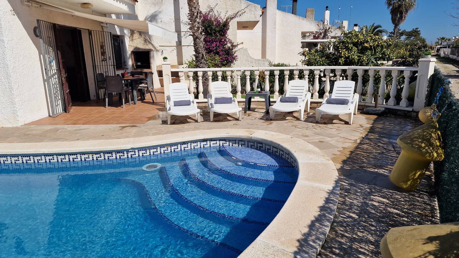 "Noella“@Marisol: 200m zum Strand, Privat-Pool, A/C, Wifi, Hundestrand in Riumar, Delta de l'Ebre