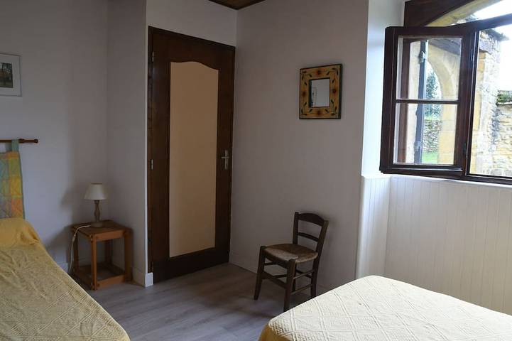 Gîte pour 4 personnes, avec terrasse et jardin à Tamniès - 4