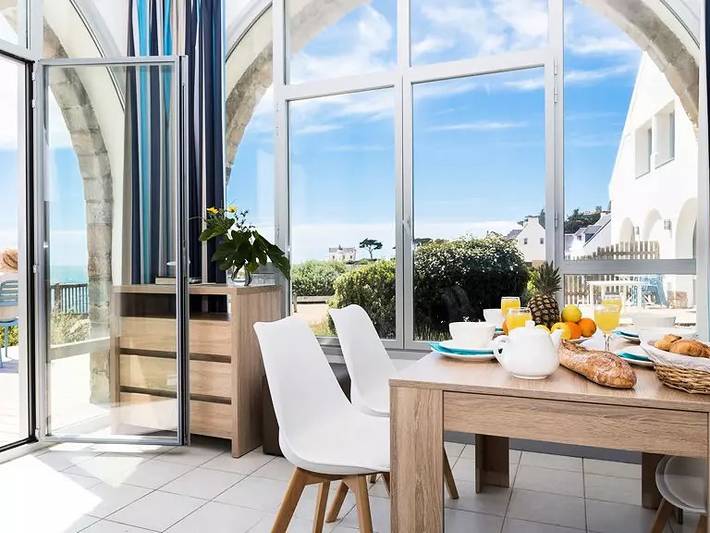 Gîte pour 4 personnes, avec piscine dans Plage Valentin Batz - 2
