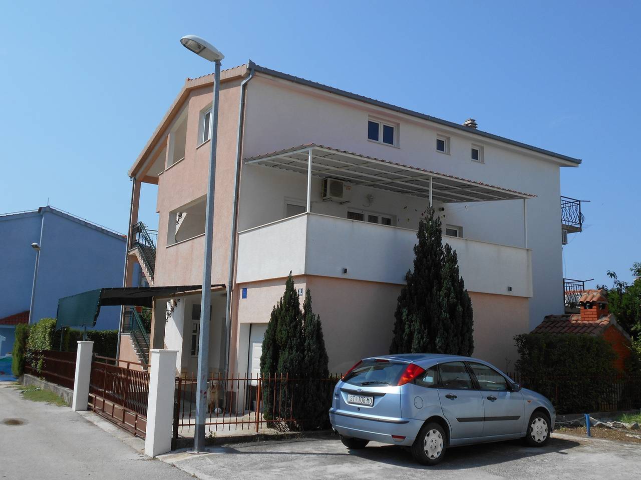 Ganze Wohnung, 3-Zimmer-Ferienwohnung mit Terrasse Kastel Stafilic, Kastela A-16811-a in Kastel Stafilic, Kaštela