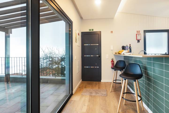 Entire apartment, Apartment 'Referta Apartamento T1' with Sea View, Private Terrace and Wi-Fi in Prazeres, Madeira