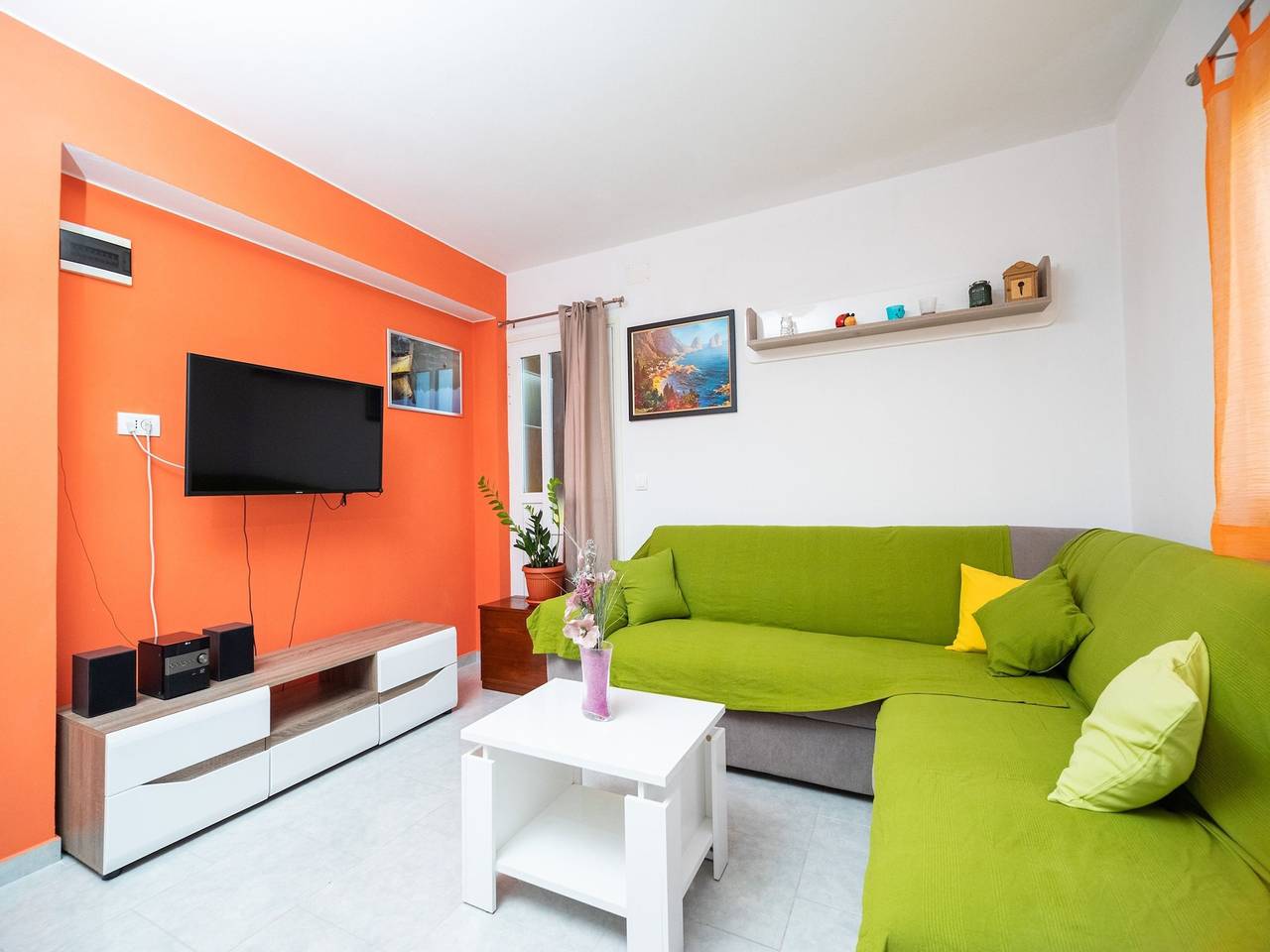 Olive's Garden House - Three Bedroom Holiday Home with Terrace and Sea View in Vela Luka, Korcula