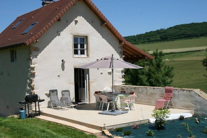 Gîte pour 6 personnes, avec jardin dans La Vineuse sur Fregande - 2