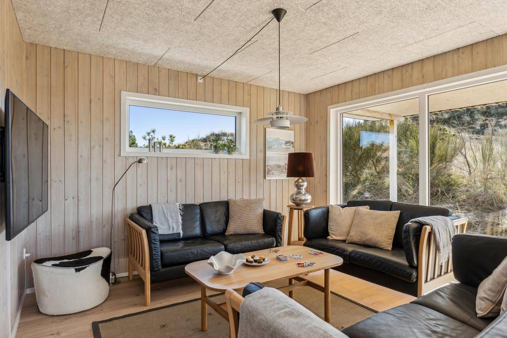 Luxuriöses, neu renoviertes Ferienhaus mit Pool, großem Outdoor-Spa und fantastischer Lage in Nr. Lyngvig in Nørre Lyngvig, Hvide Sande