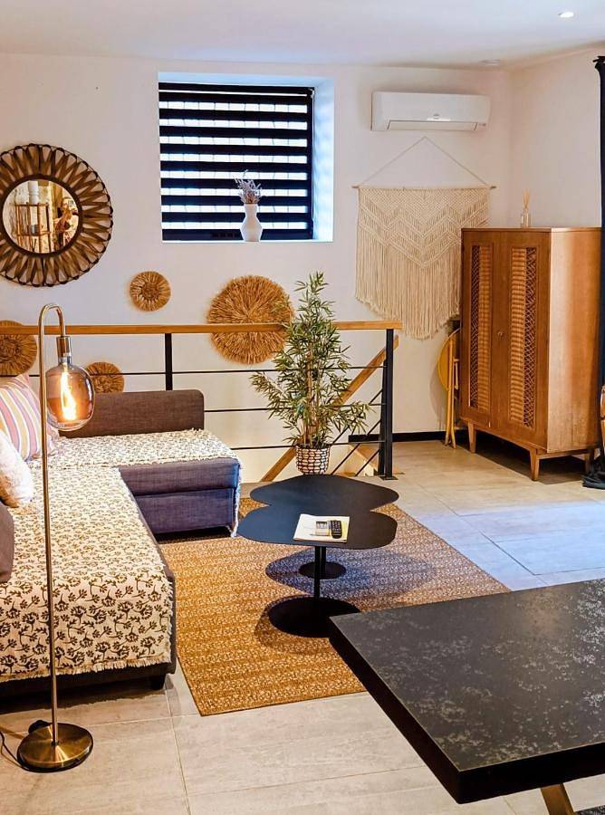 Gîte pour 4 personnes, avec vue à Saint-Laurent-des-Arbres - 2