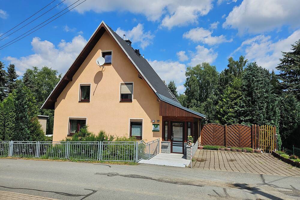 Cozy holiday home in the heart of the Ore Mountains. in Neudorf, Sehmatal