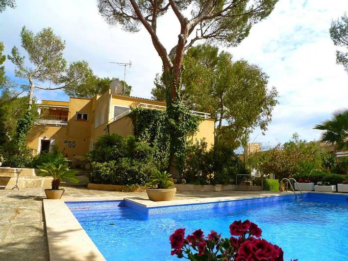 Villa für 8 Personen, mit Balkon und Terrasse sowie Pool in Santa Ponsa - 2