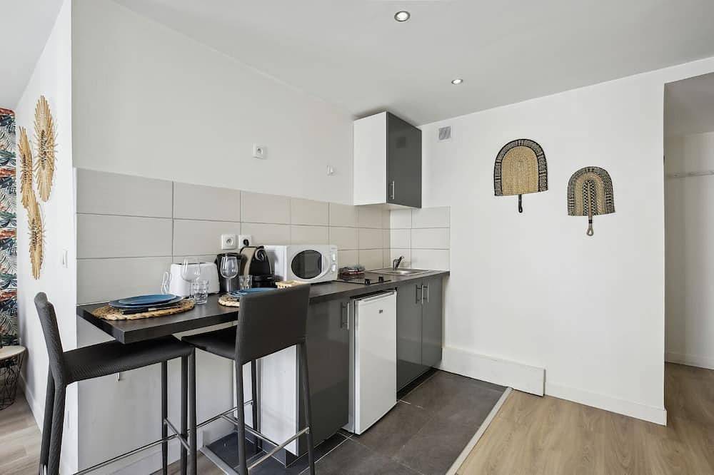 Entire apartment, Tbs 144 - Cosy cocoon in Asnières-sur-Seine in Asnières-sur-Seine, Hauts-de-Seine
