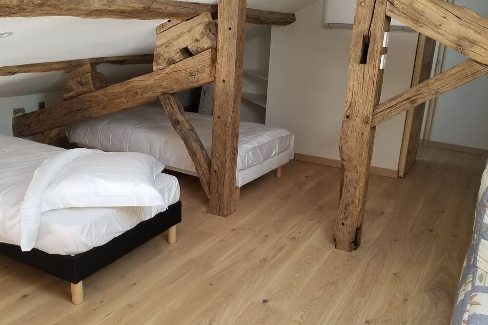 Belle Grange de Caractère Avec Piscine in Macizo Central