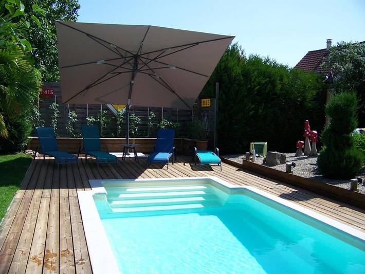 Location de vacances pour 2 personnes, avec Balcon et Terrasse ainsi que Jardin et Piscine à Bischwihr