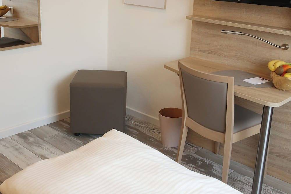 Ganze Wohnung, Klein-Apartment in Ostfildern, Landkreis Esslingen