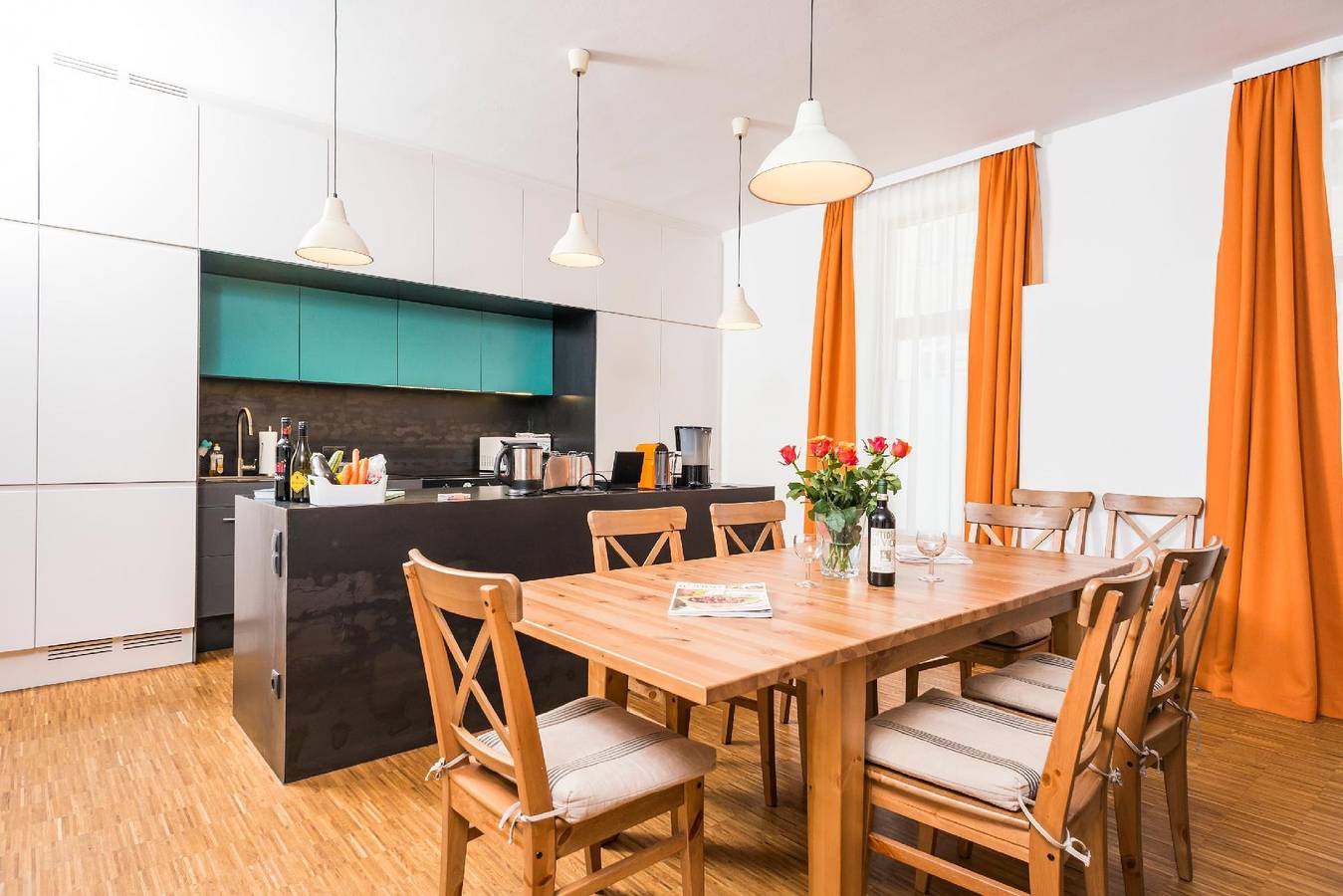 Ganze Ferienwohnung, Komfortable Ferienwohnung für bis zu acht Personen im Erdgeschoss mit eigenem Garten in Hernals, Wien