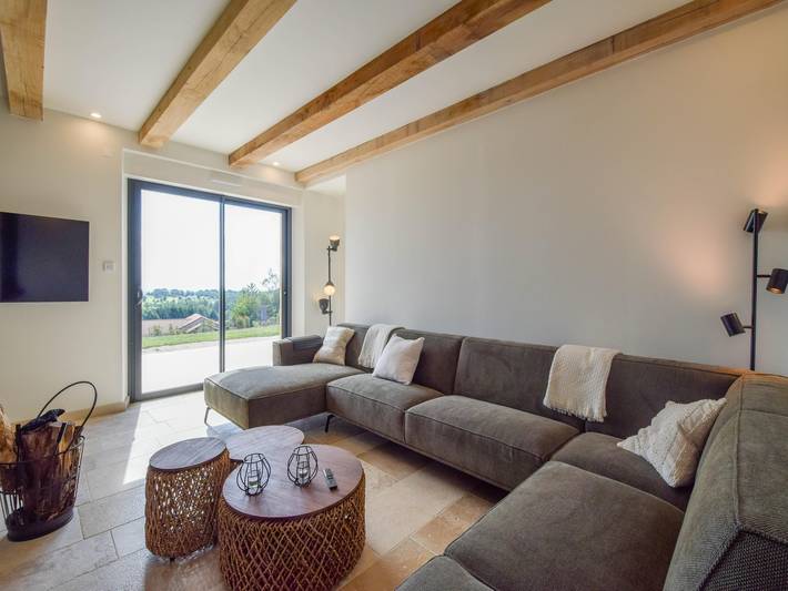 Gîte pour 8 personnes, avec terrasse ainsi que jardin et piscine, adapté aux familles à Saint-Médard-d'Excideuil - 3