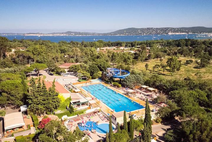 Camping pour 4 personnes, avec Terrasse et Piscine dans Golfe de Saint-Tropez