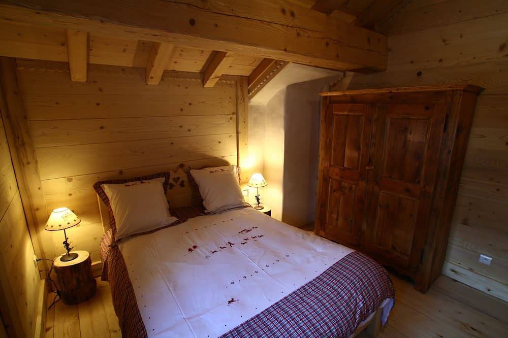 Savoyard Chalet gelegen in een dorp in Pralognan-la-Vanoise, Vanoise Nationaal Park