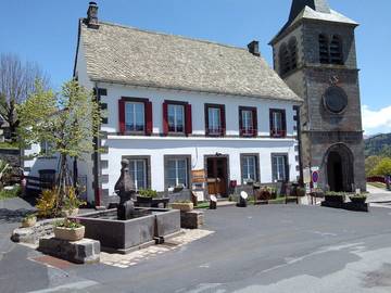 Cottage pour 2 personnes, avec jardin à Murat-le-Quaire