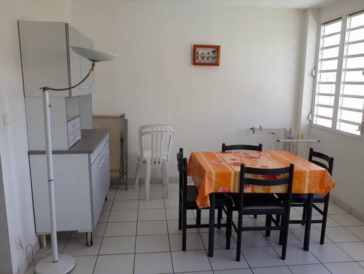 Location de vacances pour 3 personnes, avec piscine et terrasse à Les Trois-Îlets - 3